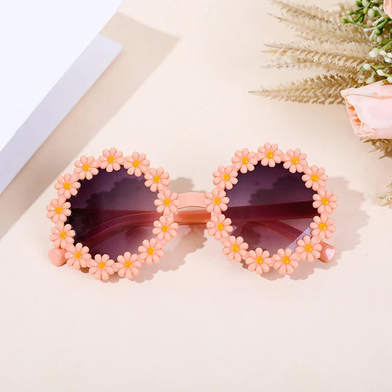 Cute Daisy Baby Sunglasses Fashion Outdoor Travel Beach UV Protection Glasses for Boy Girl 1-6 Years Kids Photography Props